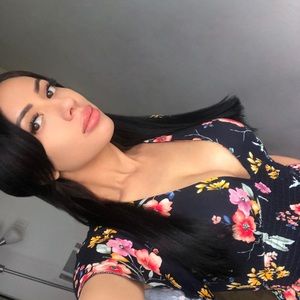 Meet your Posher, Theadina